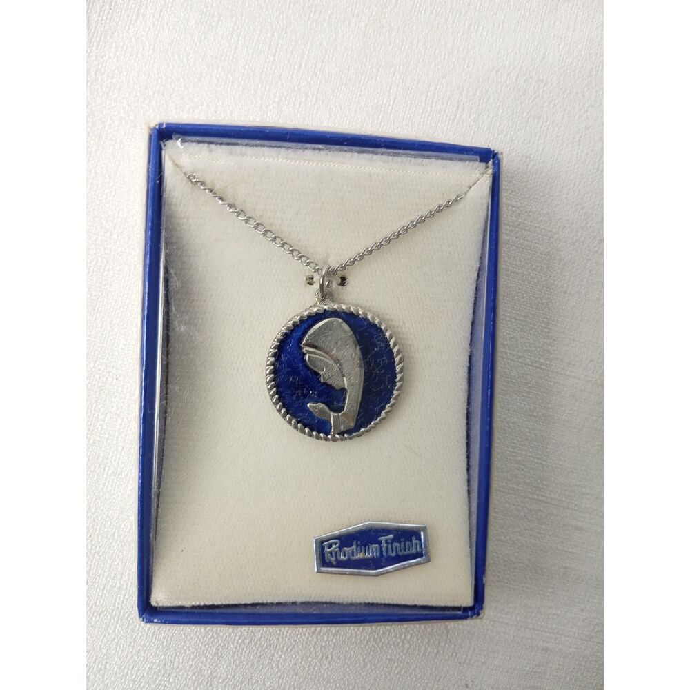 Vintage Madonna & Child Virgin Mary Necklace Pendant Rhodium Finish Boxed